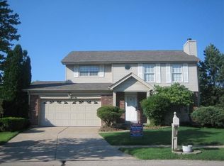 815 Weathervane Ct, Ballwin, MO 63021