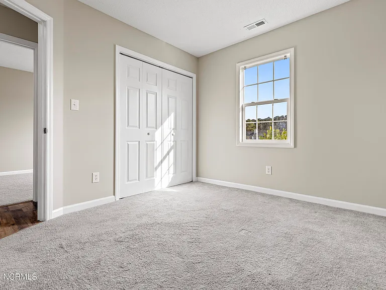 305 Foxridge Ln — Photo 22