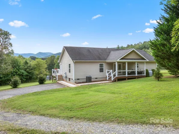 93 Israel Rd, Candler, NC 28715