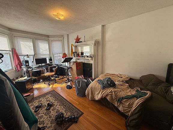 4th image of 1377A Commonwealth Ave #3