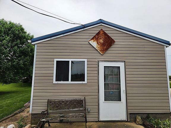 3rd image of 5519 Townline Rd #12