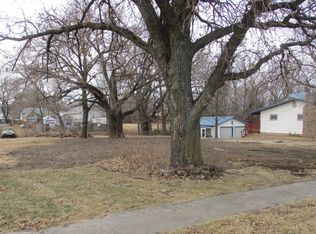 711 E Weldon St, Marion, KS 66861
