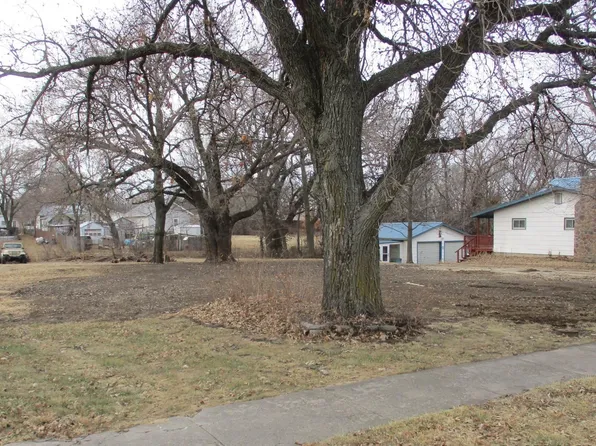 711 E Weldon St, Marion, KS 66861