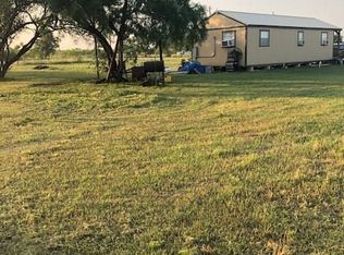 2030 Bugtussle Ln, Luling, TX 78648