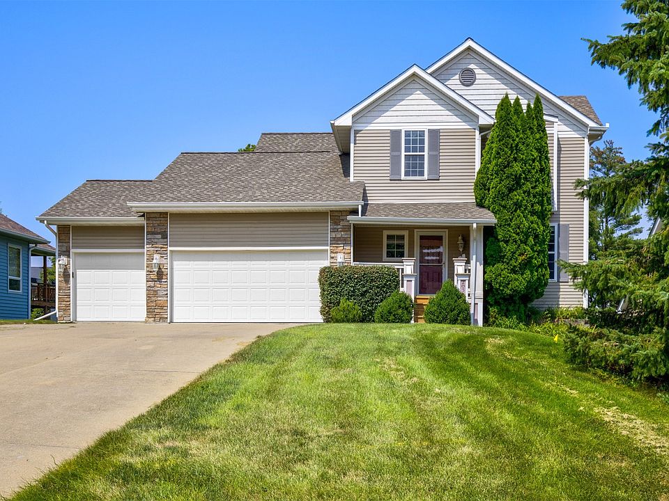 1st image of 205 E Pine Ridge Dr