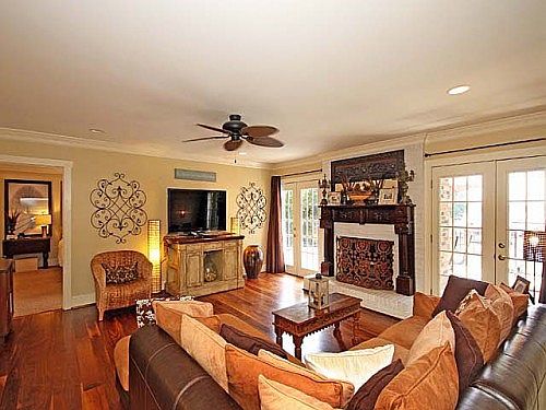 3rd image of 9551 Riviera Dr