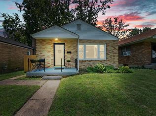 6718 Etzel Ave, Saint Louis, MO 63130