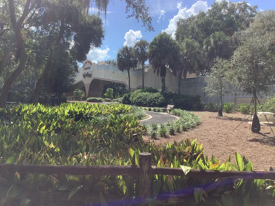 1627 Magnolia Ave