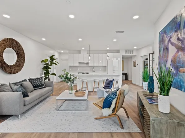 97 Elmwood St #311, Cambridge, MA 02140