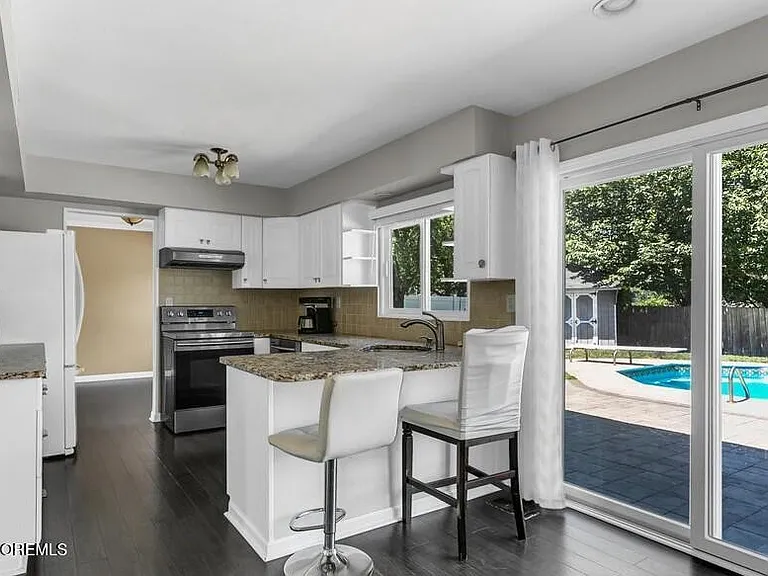 960 Green Hill Blvd — Photo 33