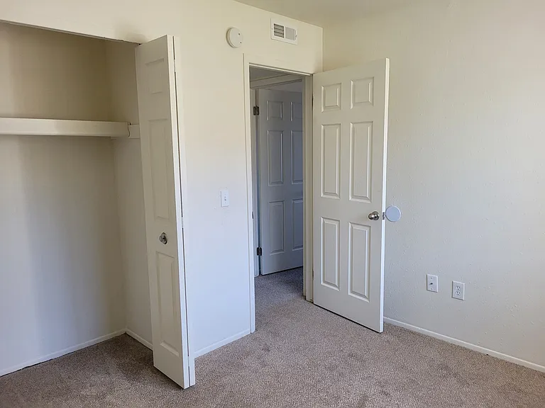 Perry Place Apartments — Photo 33