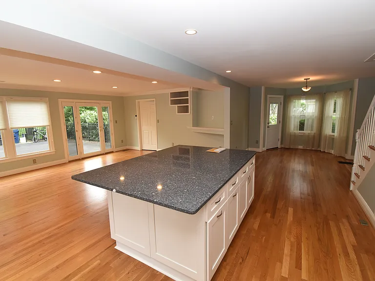 2901 Meadow View Rd — Photo 15