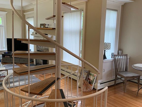 2nd image of 21 Strathallan Park APT 1A
