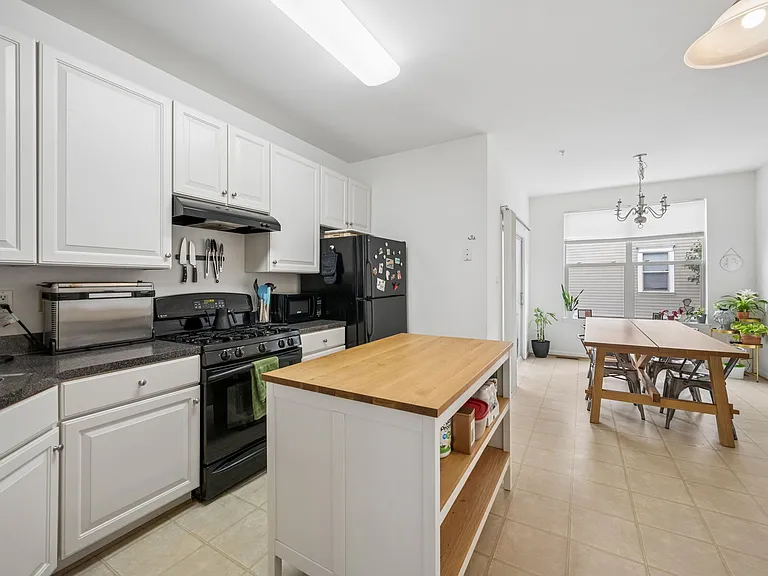 10 S Exeter St — Photo 12