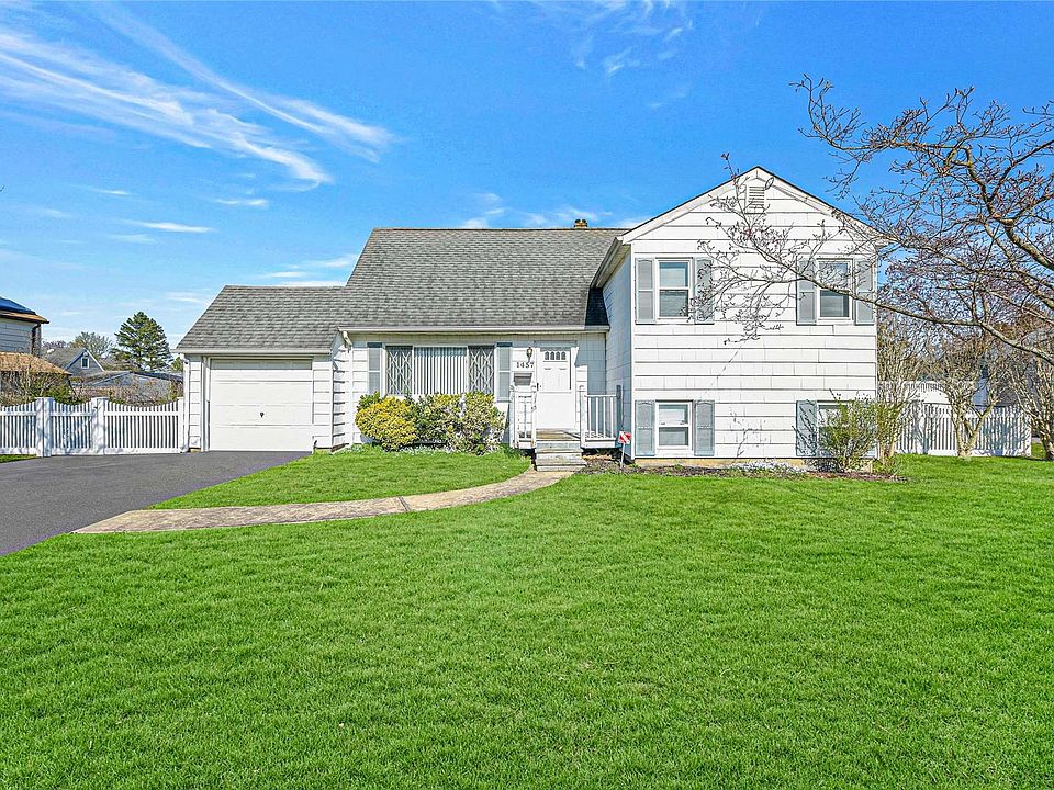1457 Potter Boulevard, Bay Shore, NY 11706 Zillow