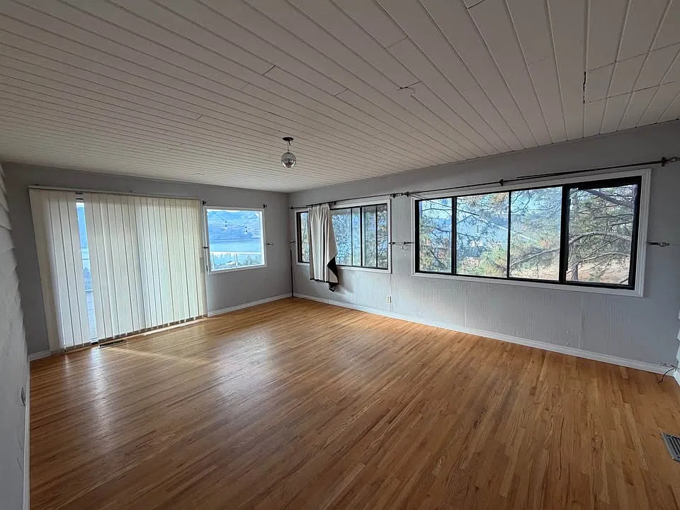 5 bed, 3650 sqft, $3,550 — Photo 3