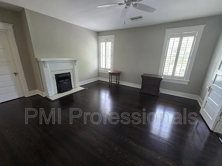 401 E Main St — Photo 20