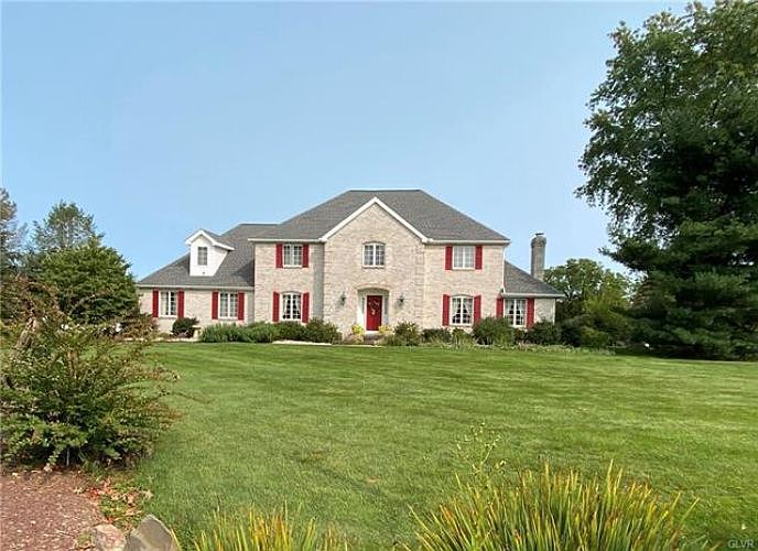 1st image of 514 Ashwood Dr