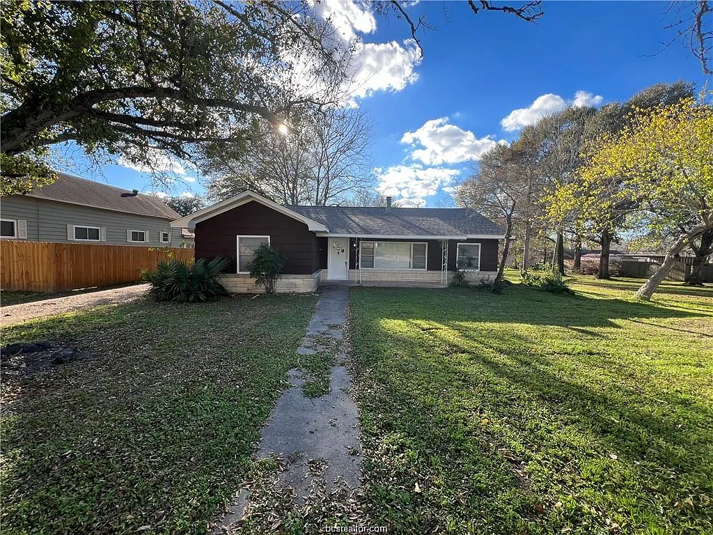 3 bed, 1680 sqft, $1,450 — Photo 1