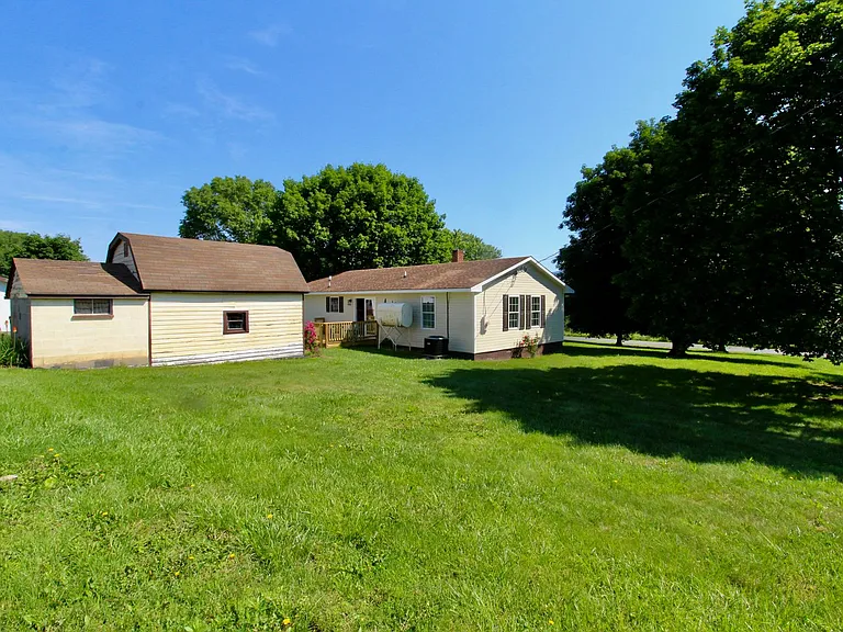 1465 Offenbacker Rd — Photo 26