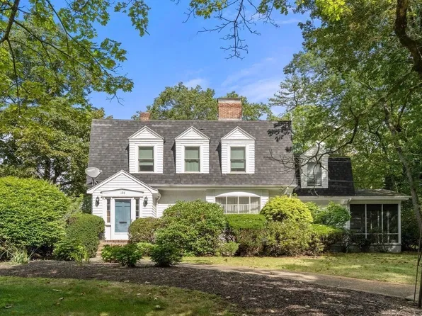 126 Moffat Rd, Newton, MA 02468