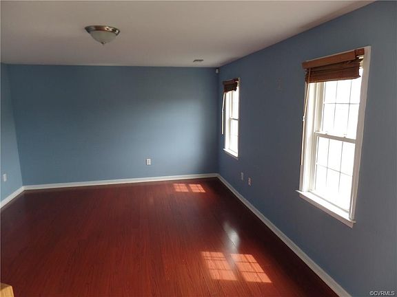 2nd image of 304 Lake Crest Ct
