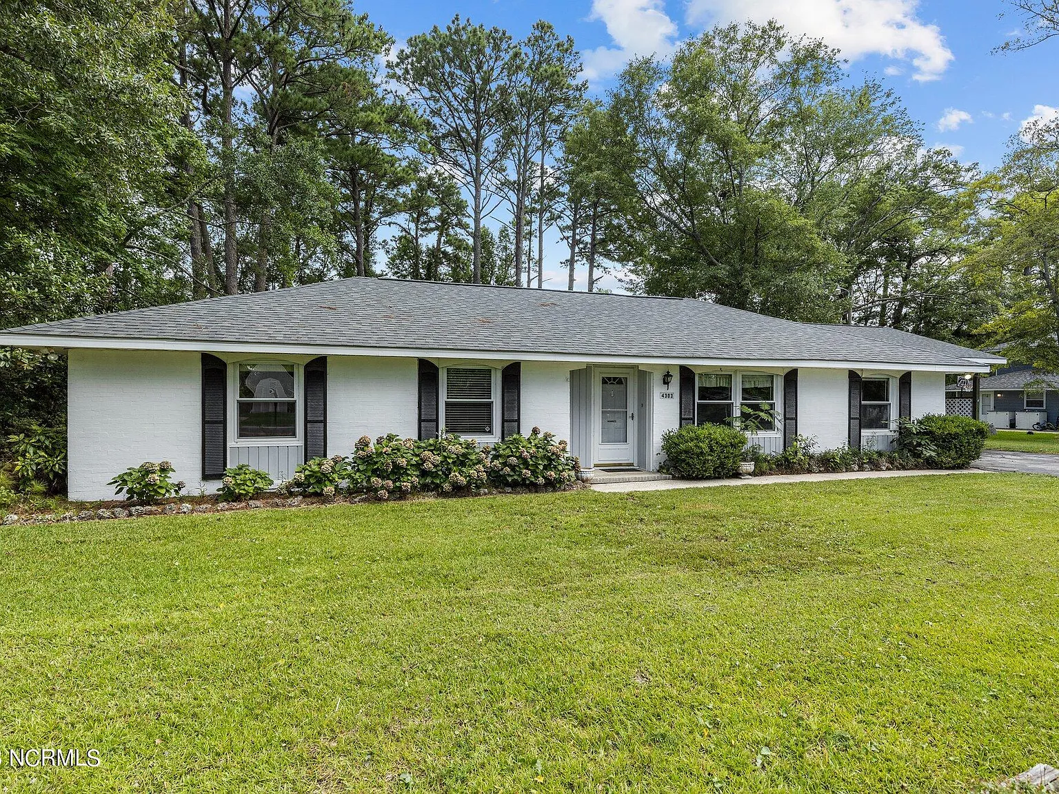 3 bed, 2.0 bath, $2,500 — Photo 1