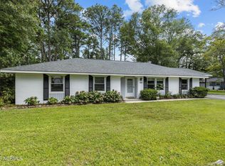4303 Country Club Rd, Morehead City, NC 28557