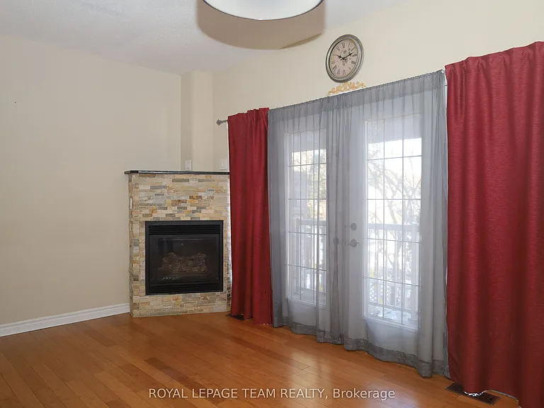 2194 Niagara Dr S — Photo 5