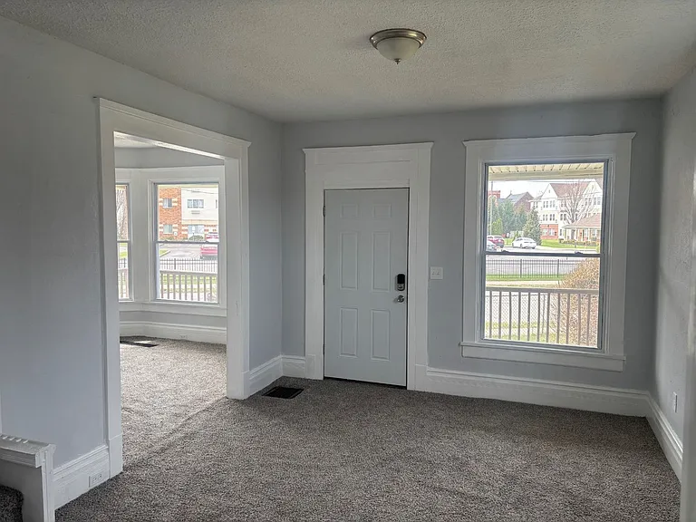 1345 Addison Rd — Photo 4