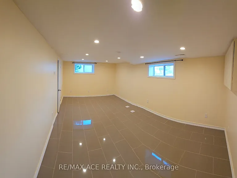 2 Botany Hill Rd #BASEMENT — Photo 12