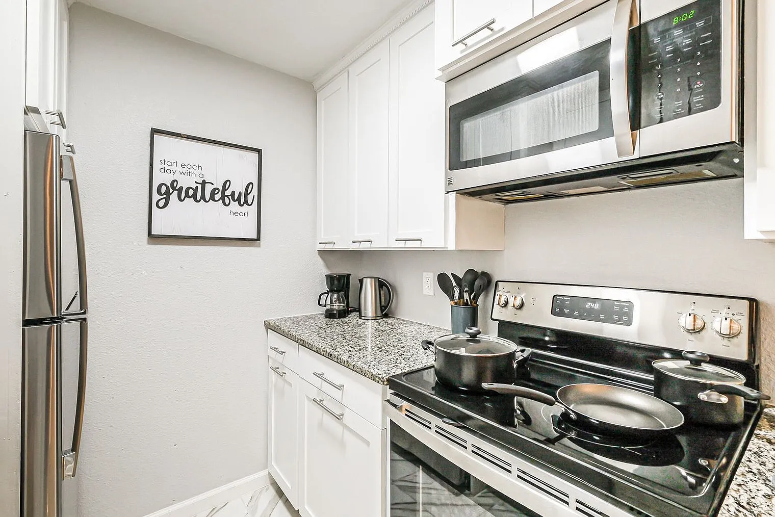1 bed, 1.0 bath, 742 sqft, $2,652 — Photo 4