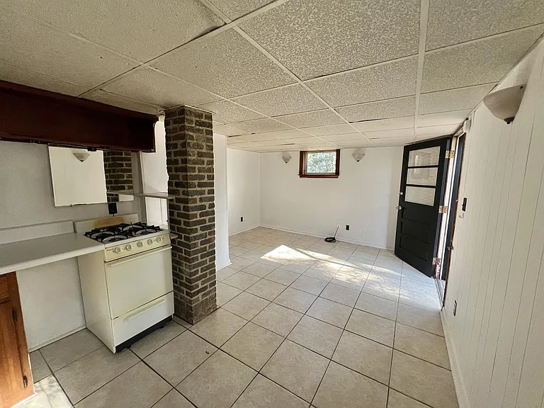11 Mobile Ln #B — Photo 8