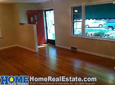 2nd image of 2415 Colonial Dr