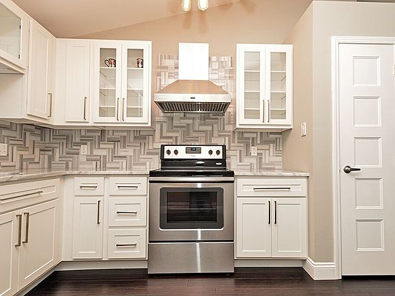 3rd image of 1218 Creve Coeur Crossing Ln APT I