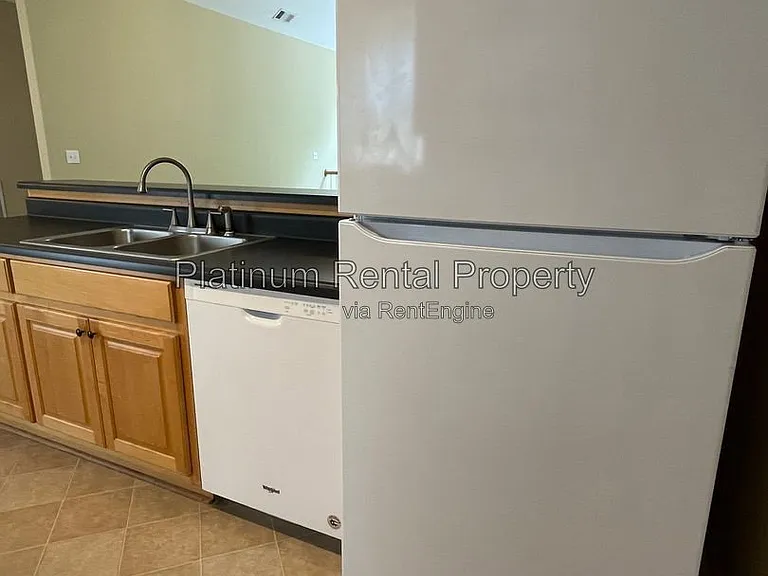 144 Pointe Cir — Photo 26