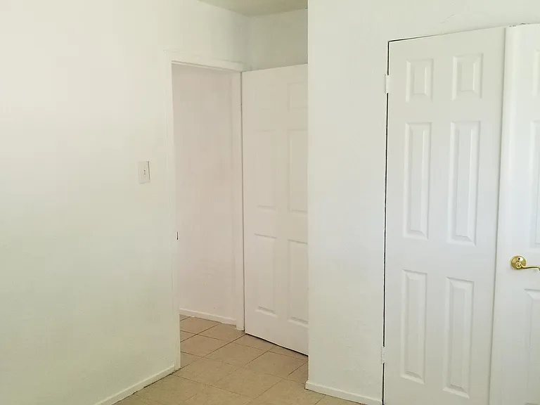 5421 Hazel St — Photo 1