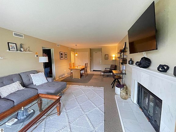 5th image of 5539 Golfview Ct #24