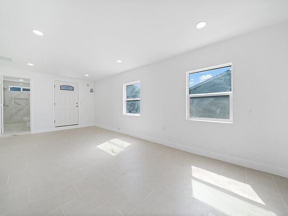 5th image of 7128 Kuhl Dr