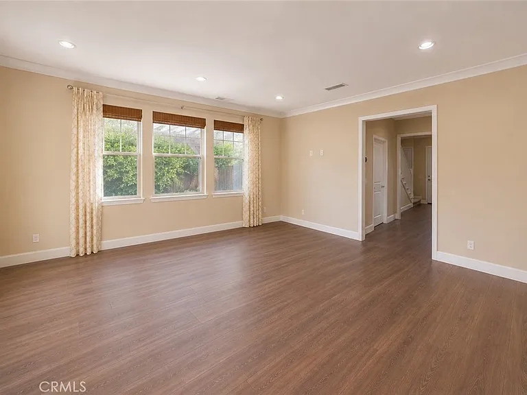 103 Oasis — Photo 16