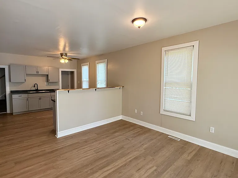 5032 N 32nd St — Photo 3