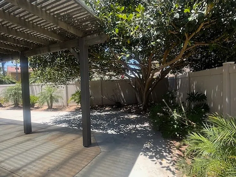 1443 Roadrunner Dr — Photo 10