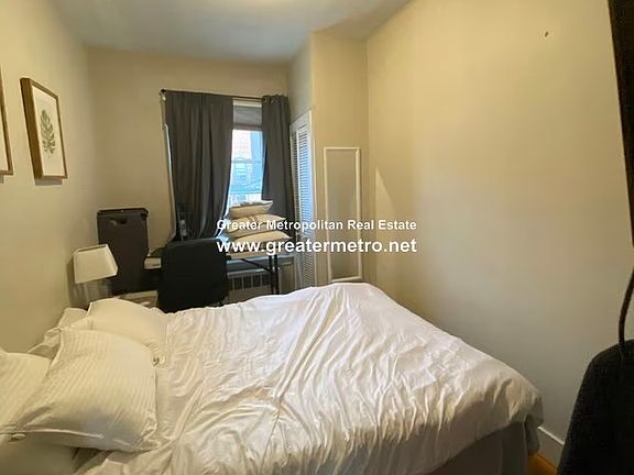 5th image of 435 Hanover St APT 4D