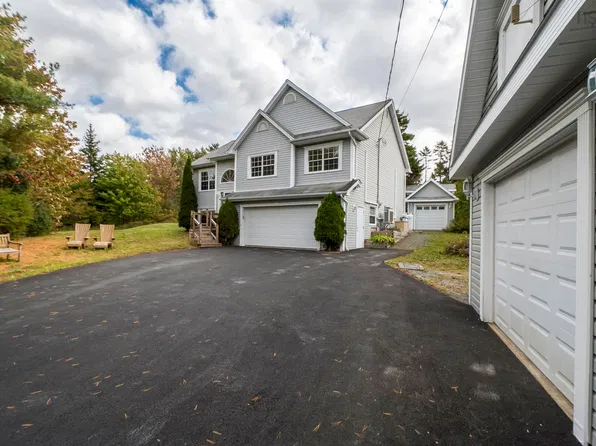 521 Piggott Ave, Fall River, NS B2T 1Z1