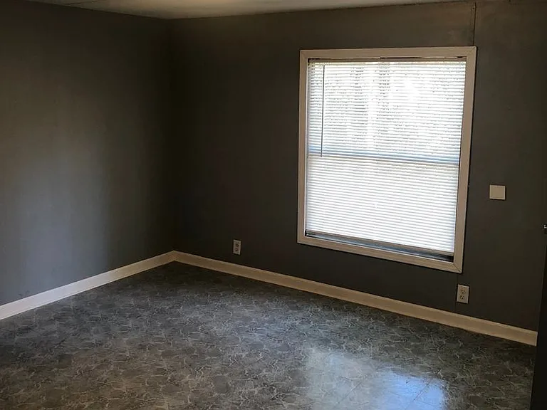 87 Thompson Rd — Photo 5