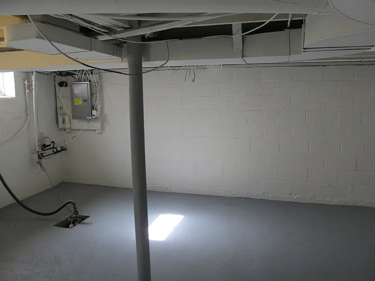 410 Trinity Ave — Photo 9