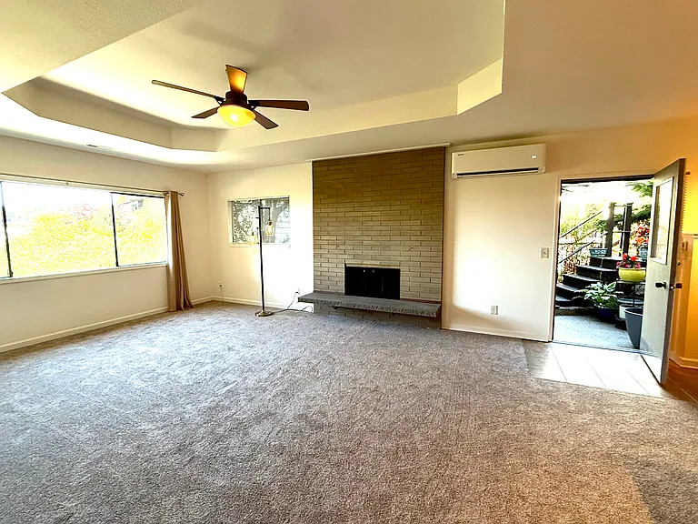 MASSIVE LIVING SPACE AND OUTDOOR PATIO