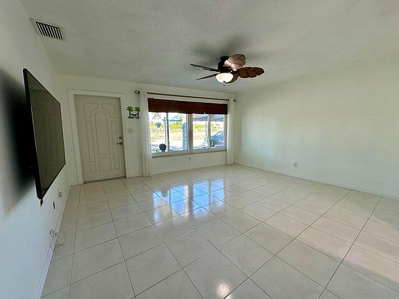 5th image of 4260 NE 11th Avenue