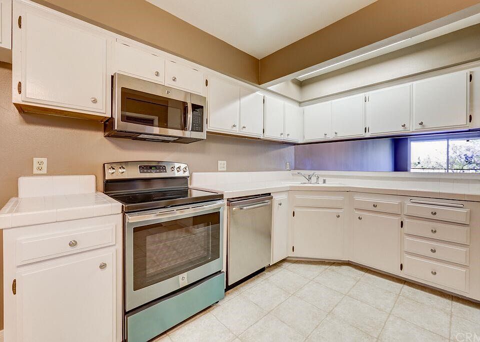 1st image of 4505 California Ave Unit 305