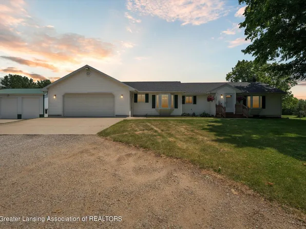 4780 Round Lake Rd, Laingsburg, MI 48848